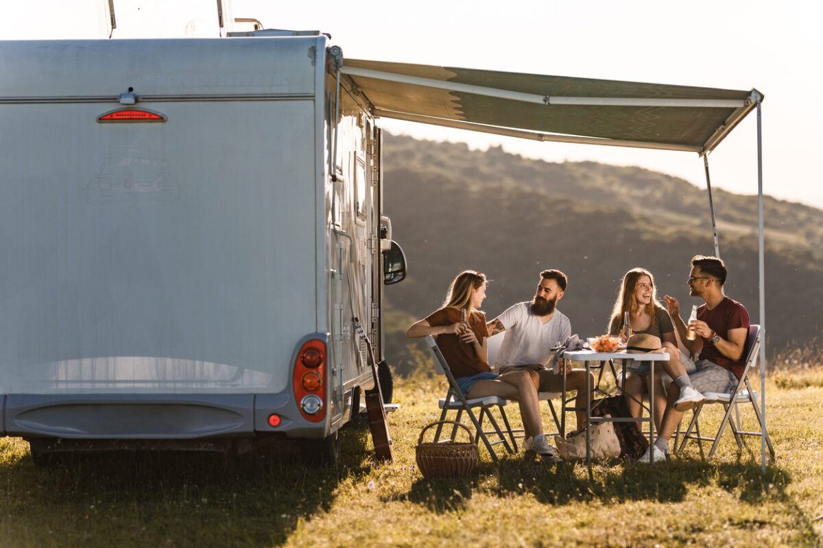 Friends-Picnic-Campervan-Summer