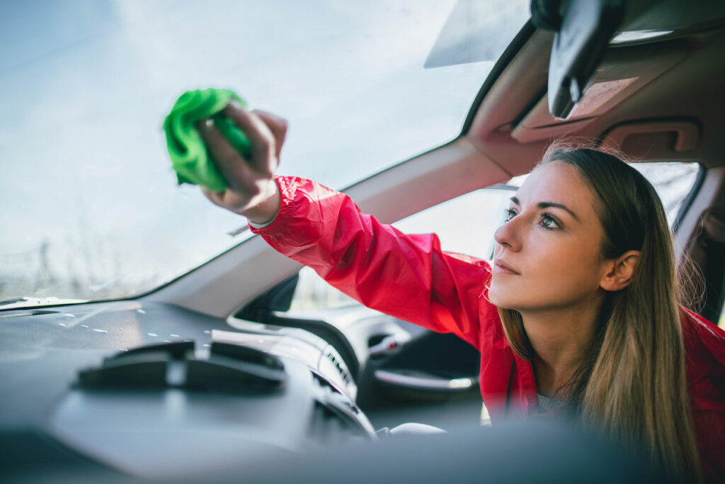 Cleaning Car Interior Windows