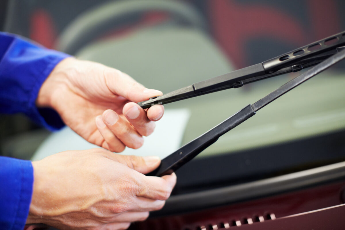 Are Windscreen Wipers Part of the MOT Test?